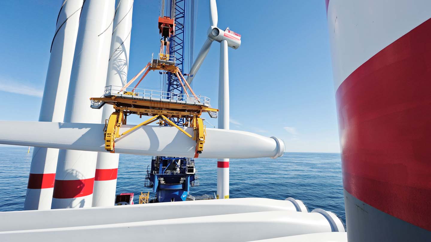 Offshore wind construction