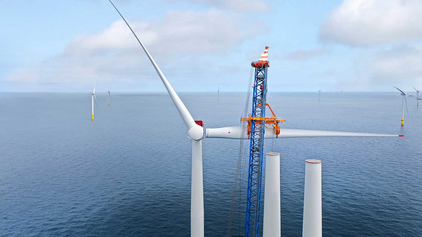 Building an offshore wind turbine